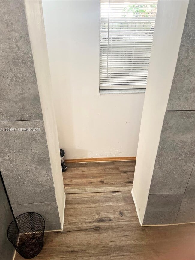 Building Photo - 705 NE 87th St