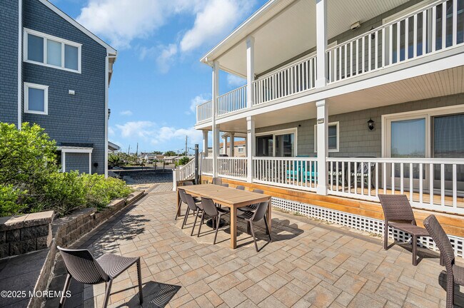 Building Photo - 15 E Tuna Way
