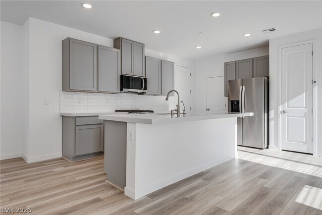 Building Photo - 10733 Rhinehill Ave