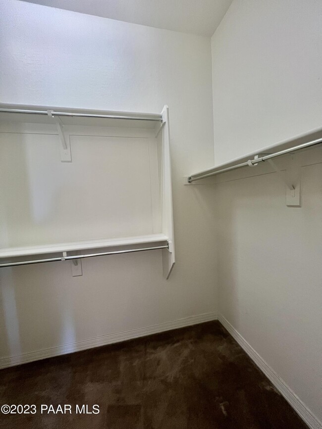 Building Photo - 5765 N Thornberry Dr