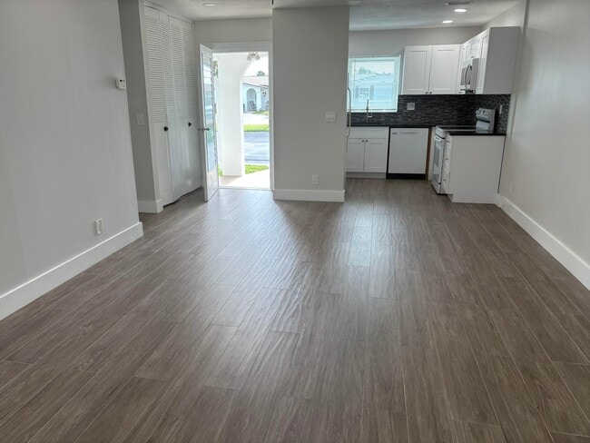 Building Photo - 2930 Crosley Dr E