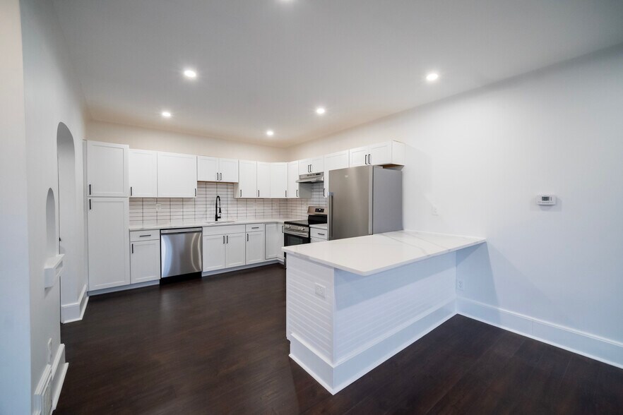 Building Photo - 10 Wampanoag Trl