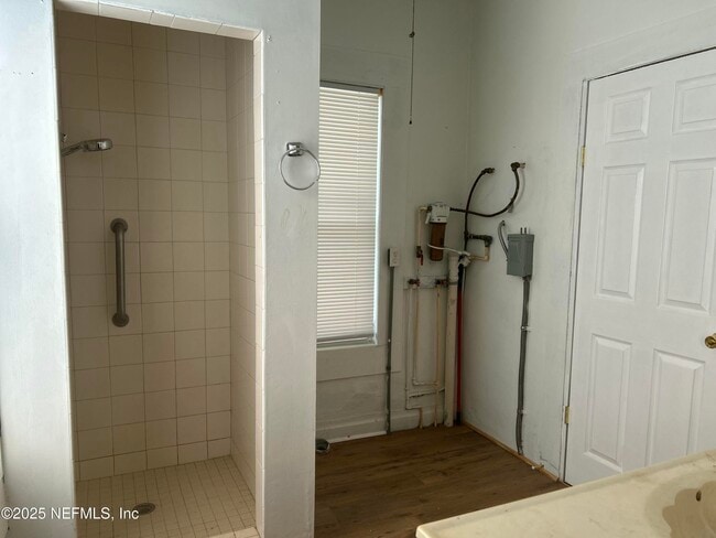 Building Photo - 5104 Palmer Ave