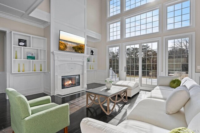 Building Photo - 490 Montauk Hwy