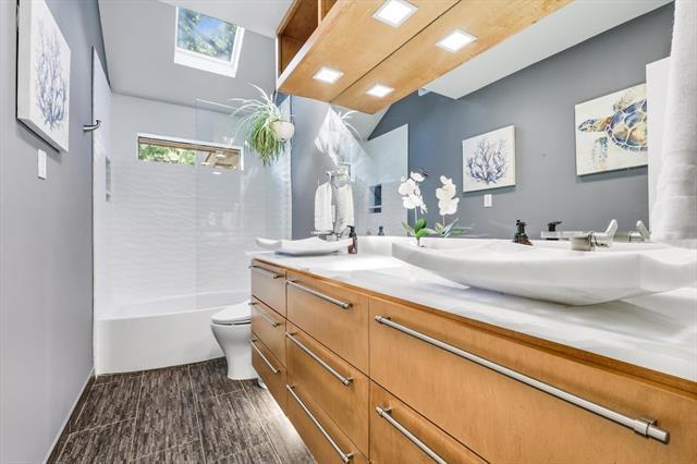 Building Photo - 1617 Oak Creek Dr