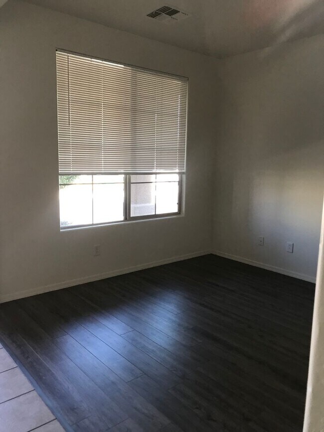 Building Photo - 1 month free rent if rented before Christmas! Spacious 3br Home in Cortessa $1,899.00