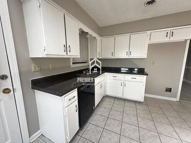 Building Photo - 3482 Kirby Terrace Dr