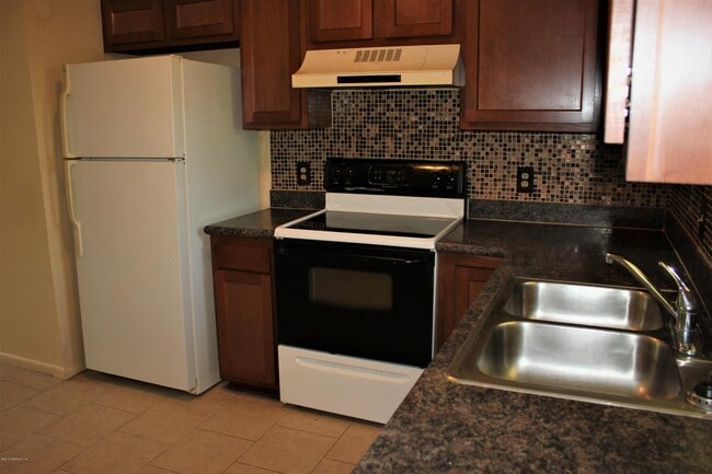 Building Photo - 5147 Westchase Ct