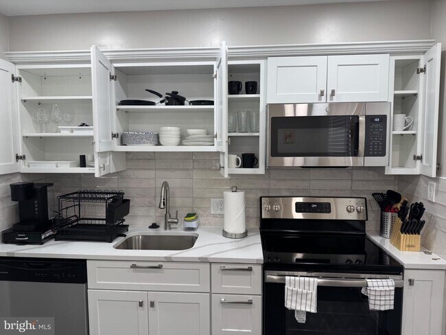 Building Photo - 8315 Navahoe Dr