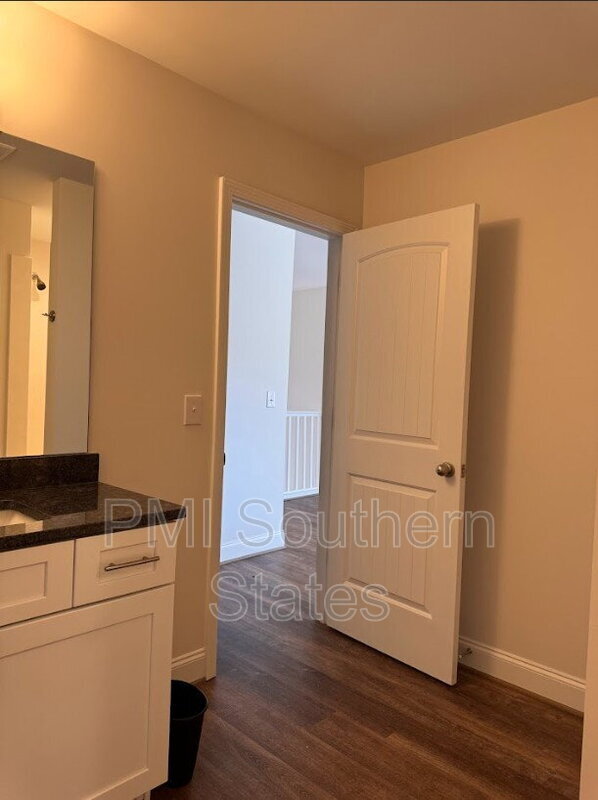 Building Photo - 401 Albus Dr