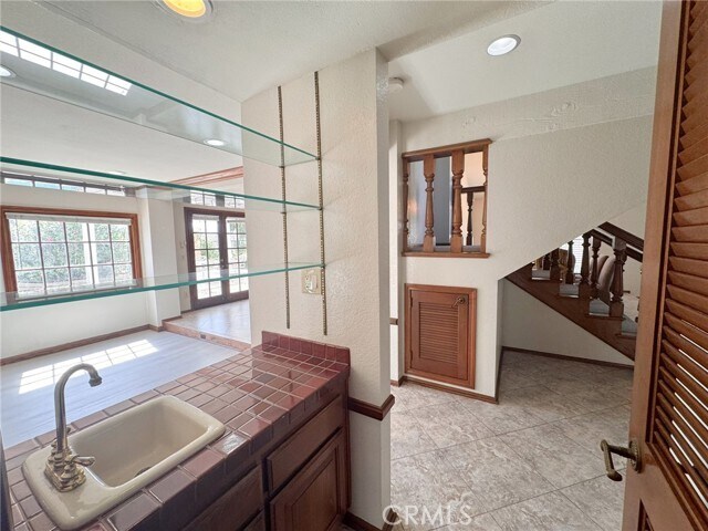 Building Photo - 2230 E Vista Mesa Way