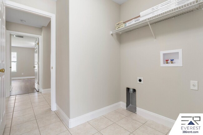 Building Photo - 30 Red Mill Dr