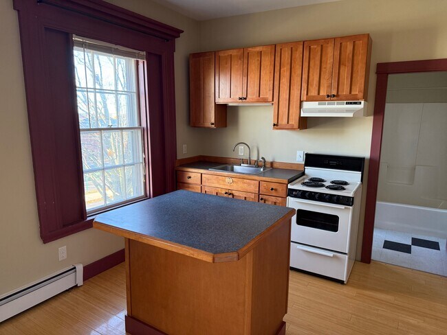 Primary Photo - 50 Adams St