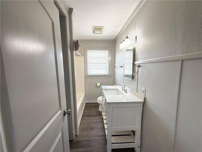 Building Photo - 628 Radiance Ave