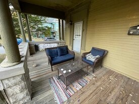 Building Photo - 1006 State St