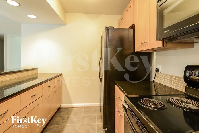 Building Photo - 5169 Selkirk Dr