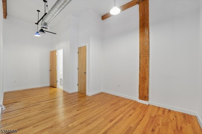 Building Photo - 475 S Jefferson St