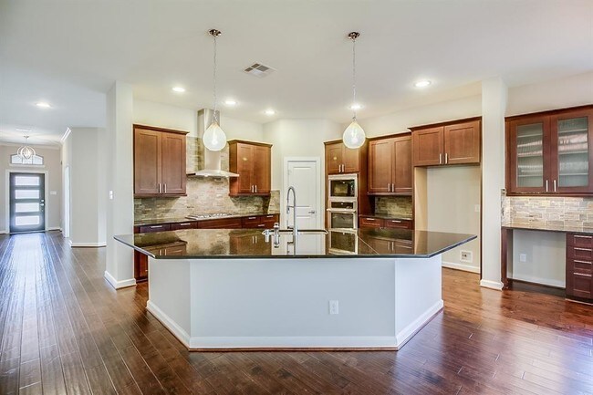 Building Photo - 17106 Rainier Creek Dr
