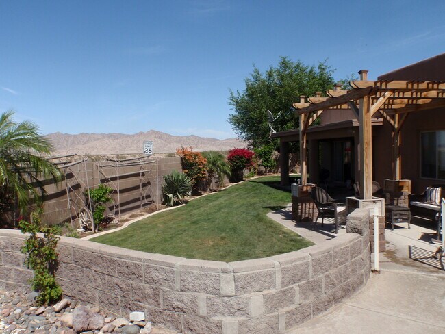 Building Photo - MESA DEL SOL POOL HOME