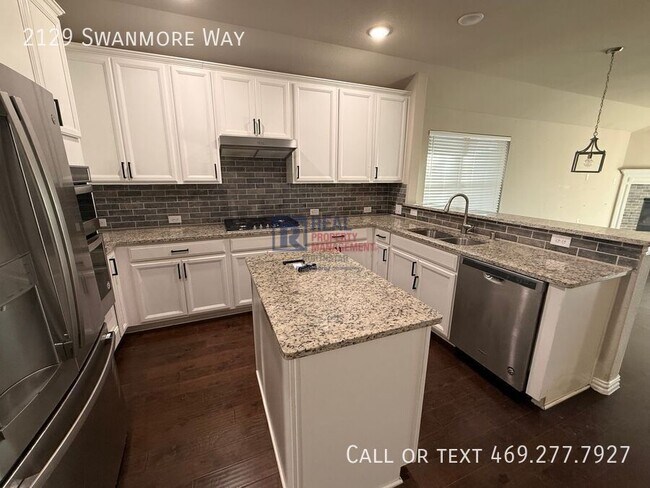 Building Photo - 2129 Swanmore Way