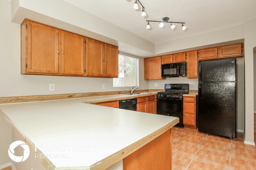 Building Photo - 4732 W Sleepydale Ct