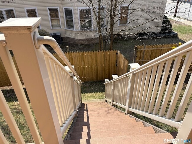 Building Photo - 888 Main St