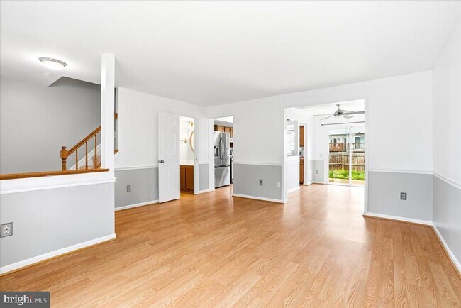 Building Photo - 5735 Sunset View Ln