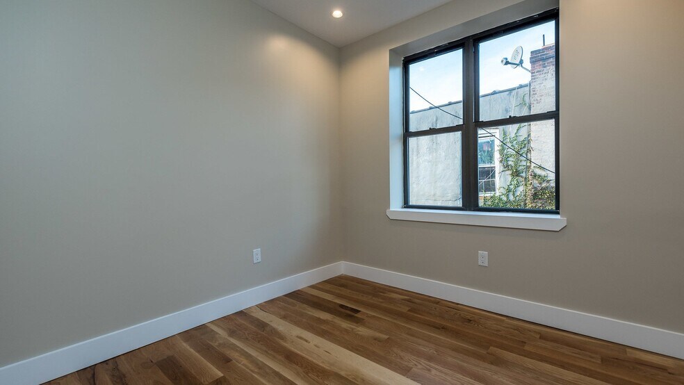 Building Photo - 595 Myrtle Ave