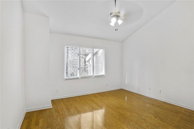 Building Photo - 3036 Vinings Ferry Dr SE