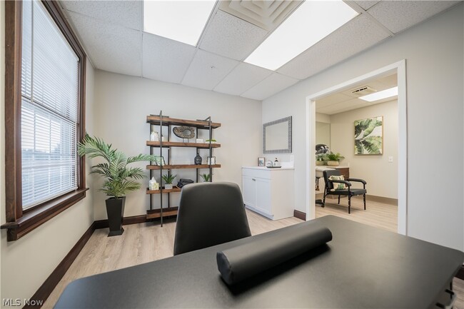 Building Photo - 12799 Doula Ln