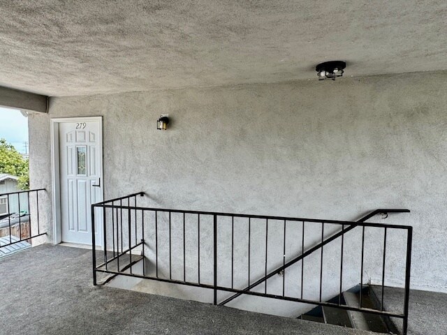Building Photo - 279 S Evergreen Dr
