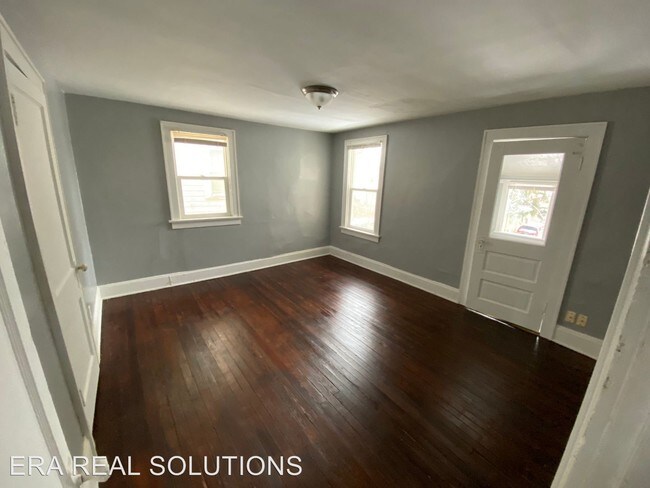 Building Photo - 3 br, 1 bath House - 151 S. Burgess Ave.
