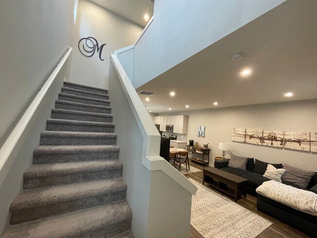 Building Photo - Hillsboro 3 Bed 2.5 Bath Townhome in Reeds Crossing ~ Includes A/C, 2 Car Garage w/ Level 2 Charg...