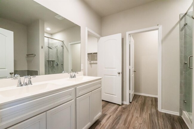 Building Photo - 16856 Pink Wintergreen Dr