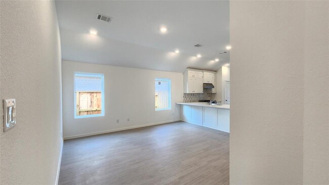 Building Photo - 6426 Seafoam Lake Dr