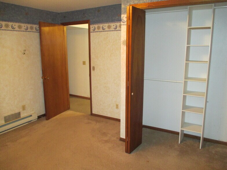 Building Photo - 2461 Northridge Dr