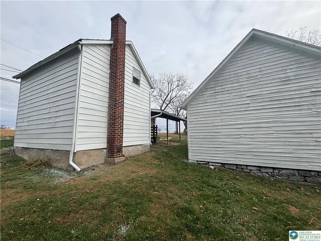 Building Photo - 654 Youngs Hill Rd