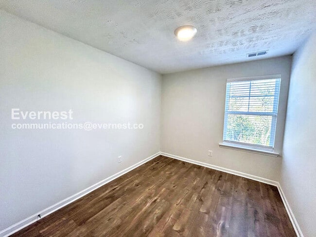 Building Photo - 204 Ansley Wy