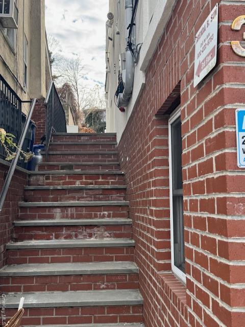 Building Photo - 34 Main St