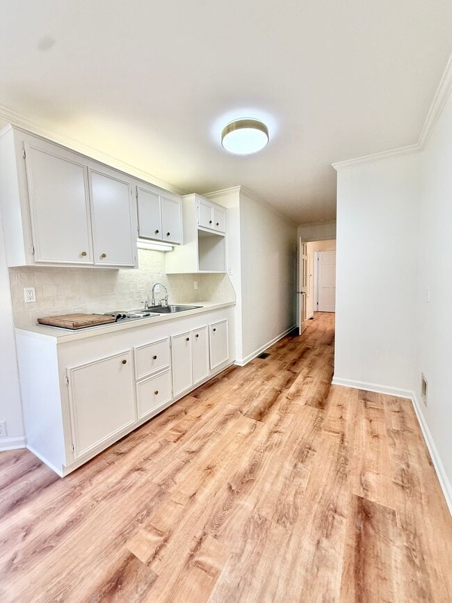 Building Photo - 130 Valley Club Cir