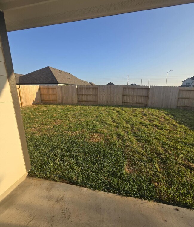 Building Photo - 27502 Clear Breeze Dr