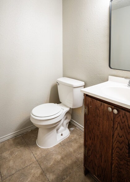 Building Photo - 5805 Cougar Dr