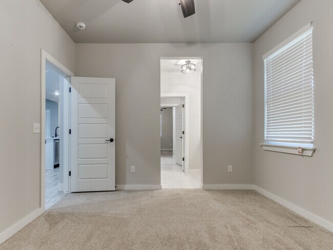 Building Photo - 3201 Hayven Cir