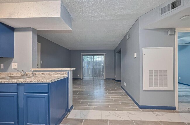Building Photo - 12615 Brookglade Cir