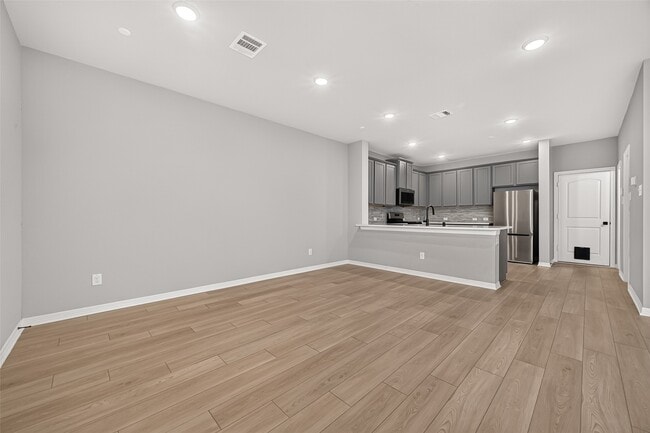 Building Photo - 8033 Scanlan Trl
