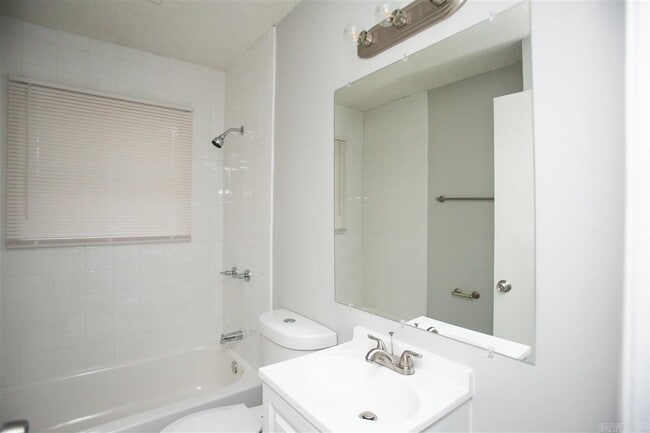 Building Photo - 9110 Woodford Dr