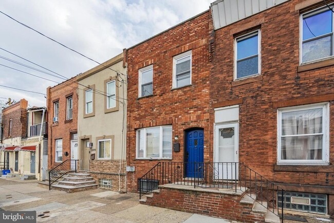 Building Photo - 2265 E Clearfield St