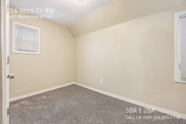 Building Photo - 656 Veto St NW