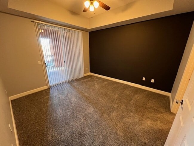 Building Photo - Stunning 1-Bedroom, 1-Bathroom Condo in Guard Gated Park Avenue's Luxury Midrise, Conveniently Lo...