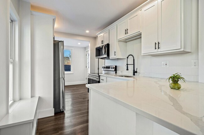 Building Photo - 26 Reservoir Ave